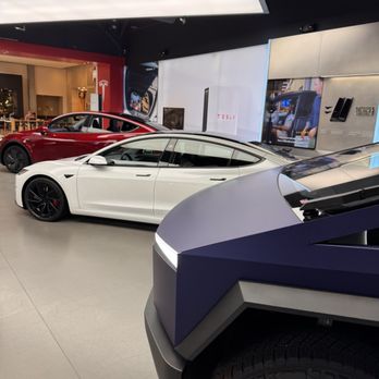 Tesla - General area with cars available to see - Car Dealers Near Me - Bellevue, Washington
