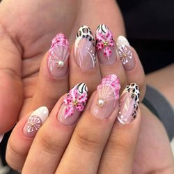 Lucky Nails & Spa