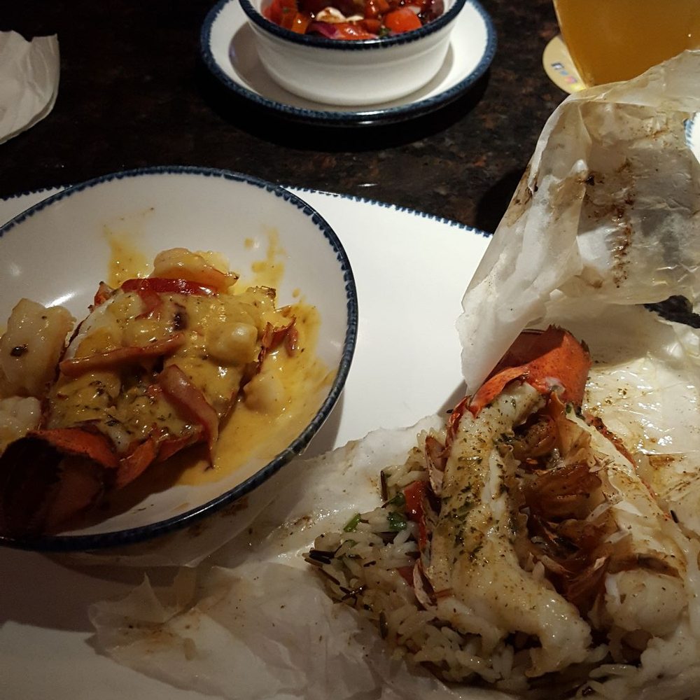 Red Lobster - Dueling lobster tails - Seafood Near Me - Miami, Florida Red Lobster - Dueling lobster tails - Seafood Near Me - Miami, Florida