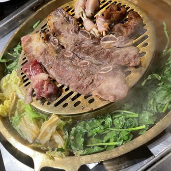 Boon Dee Moo Ka Ta - Thai Near Me - Flushing, New York
