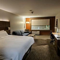 Holiday Inn Express & Suites - Kalamazoo West - Our Room at Lobby at Holiday Inn Express & Suites Kalamazoo West