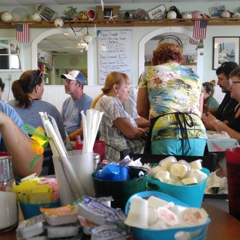 Minnie's Beach Cafe - Busy Sunday Morning. - American Near Me - Holmes Beach, Florida Minnie's Beach Cafe - Busy Sunday Morning. - American Near Me - Holmes Beach, Florida