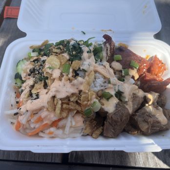 Blend Eatery - Adobo, tocino, cucumber, fried onions and garlic, spinach, white rice, spicy mayo - Filipino Near Me - Stanford, California