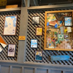 Cracker Barrel Old Country Store - Walls