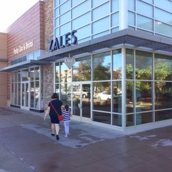 Zales - Storefront photo.