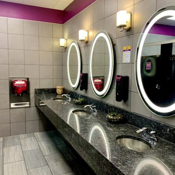 Planet Fitness - Bathrooms - Gyms Near Me - Mt. Juliet, Tennessee