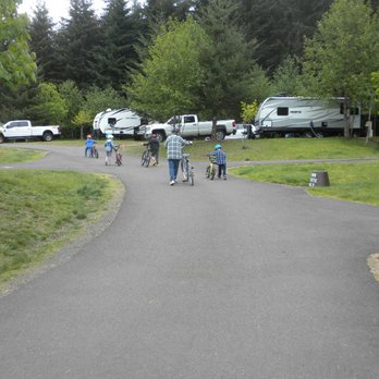 Stub Stewart State Park - Interior roads are paved and easy to navigate - Parks Near Me - Buxton, Oregon