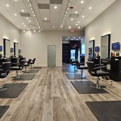 Upscale Male - UM Salon Floor #2