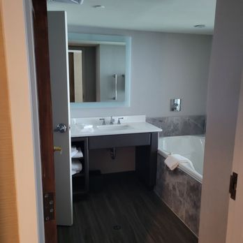 Niagara Falls Marriott Fallsview Hotel & Spa - Hotels Near Me - Niagara Falls, Ontario Niagara Falls Marriott Fallsview Hotel & Spa - Hotels Near Me - Niagara Falls, Ontario