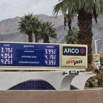ARCO - 12-23-2025 prices - Gas Stations Near Me - Palm Desert, California