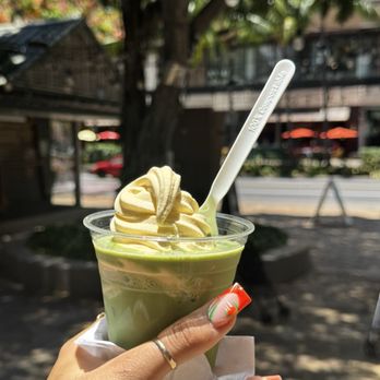 Premium Matcha Cafe Maiko - matcha float with mango soft serve - Desserts Near Me - Honolulu, Hawaii Premium Matcha Cafe Maiko - matcha float with mango soft serve - Desserts Near Me - Honolulu, Hawaii