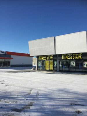 physique fitness store