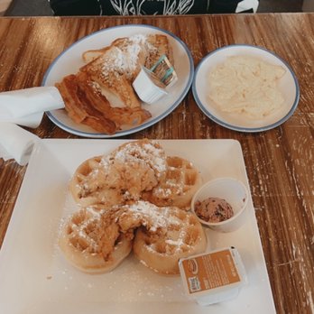 Beach Mountain Diner - Chicken & Waffles and French Toast w/scrambled eggs - Breakfast & Brunch Near Me - Waynesville, North Carolina
