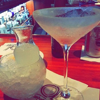 Bob Heilman's Beachcomber - Berry Lemondrop martini - Seafood Near Me - Clearwater Beach, Florida