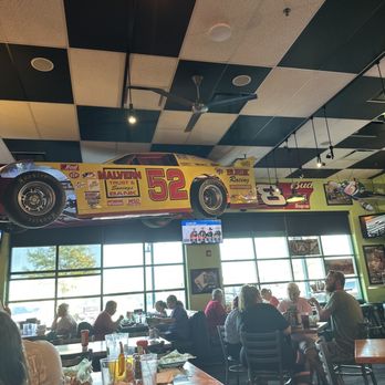 Quaker Steak & Lube - NSCAR feel - Steakhouses Near Me - Council Bluffs, Iowa Quaker Steak & Lube - NSCAR feel - Steakhouses Near Me - Council Bluffs, Iowa