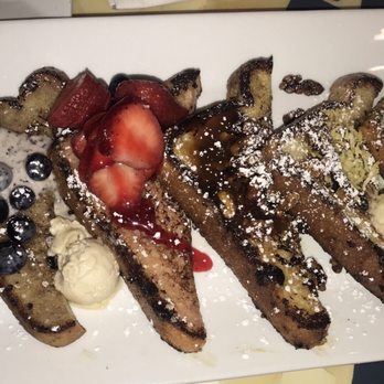 Batter & Berries - French toast flight ( I believe) - Breakfast & Brunch Near Me - Chicago, Illinois Batter & Berries - French toast flight ( I believe) - Breakfast & Brunch Near Me - Chicago, Illinois