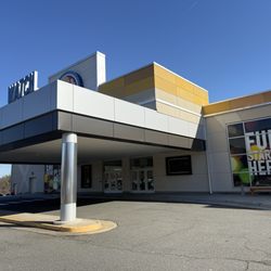 Dave & Buster's Fairfax - Storefront