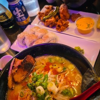 DTLA RAMEN - Sake, tonkotsu ramen, california roll sushi, chicken kaarage - Ramen Near Me - Los Angeles, California DTLA RAMEN - Sake, tonkotsu ramen, california roll sushi, chicken kaarage - Ramen Near Me - Los Angeles, California