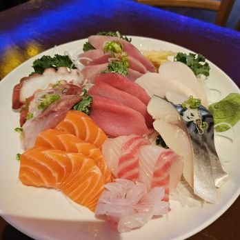 Tsunami Sushi - Sashimi "omakase" (5/5) - Sushi Bars Near Me - Fairfax, Virginia