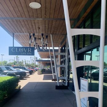 Uptown Plaza - Breezeway - Shopping Centers Near Me - Phoenix, Arizona