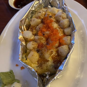 Little Madfish - Baked Scallop Roll - Japanese Near Me - Fremont, California