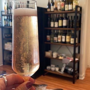 Sip Wine Bar - Sparkling Rose - Wine Bars Near Me - Fort Bragg, California Sip Wine Bar - Sparkling Rose - Wine Bars Near Me - Fort Bragg, California