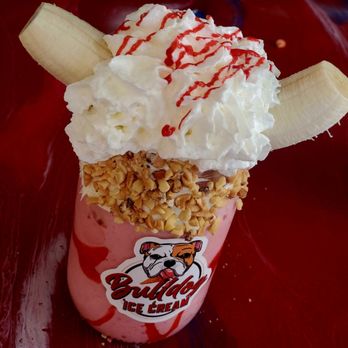 Bulldog Ice Cream - Strawberry banana - Ice Cream & Frozen Yogurt Near Me - Brooklyn, Ohio