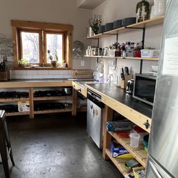 Guest can share this kitchen Guest can share this kitchen