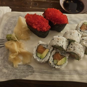 Ttowa Sushi - Seattle roll and flying fish roe - Ramen Near Me - Blaine, Washington Ttowa Sushi - Seattle roll and flying fish roe - Ramen Near Me - Blaine, Washington
