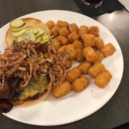 Smoke house burger with tots Smoke house burger with tots