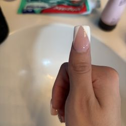 YouNique Nail Salon - Uneven nails