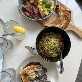 Monarch Izakaya Restaurant - Chilled Sesame Noodles sesame french toast - Cocktail Bars Near Me - Brooklyn, New York
