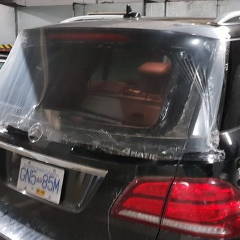 Easypark - Thanks to the nice security guy, who fixed our car. Seem he had a l ok t of experience. - Parking Near Me - Vancouver, British Columbia