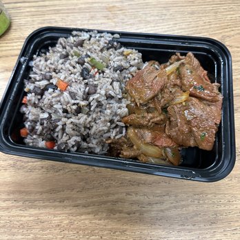 La Bella Havana - Bistec Encebollado Palomilla - Cuban Near Me - Yonkers, New York La Bella Havana - Bistec Encebollado Palomilla - Cuban Near Me - Yonkers, New York