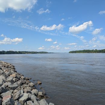Riverfront Bridge Park - Riverfront Park, Cape Girardeau - Landmarks & Historical Buildings Near Me - Cape Girardeau, Missouri Riverfront Bridge Park - Riverfront Park, Cape Girardeau - Landmarks & Historical Buildings Near Me - Cape Girardeau, Missouri