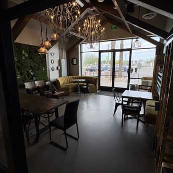 Bully Brew - Rear seating area - Coffee & Tea Near Me - Peoria, Arizona