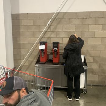 Costco - Two broken coffee grinders one on its last leg.  Never have I ever seen all of them working. - Wholesale Stores Near Me - Chico, California