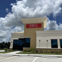 TDECU Lake Jackson Oak Drive - TDECU Lake Jackson Oak Drive exterior