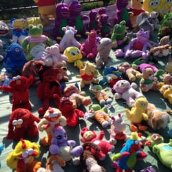 Puesto 4 -Peluches- Feria de Avenida Grecia - Teletubbie Rojo.