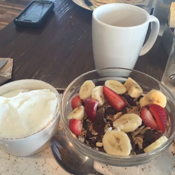 First Watch - Muesli with Greek yogurt and fresh fruit - Breakfast & Brunch Near Me - Scottsdale, Arizona