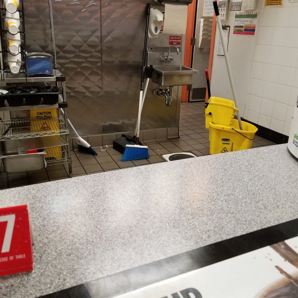 Hardee's - Burgers Near Me - Temple, Georgia