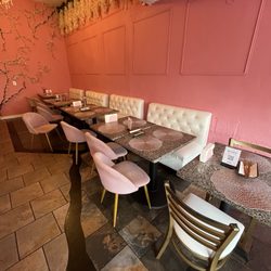 Babe Restaurant - The inside