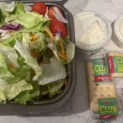 Mater's Pizza & Pasta Emporium - Side salad with ranch dressing and crackers