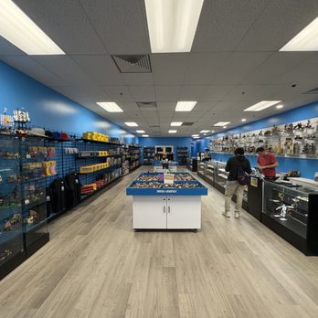Bricks & Minifigs - Toy Stores Near Me - Fort Wayne, Indiana