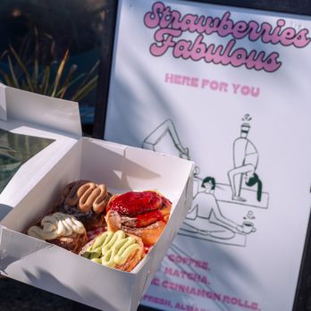 Strawberries Fabulous - Rolls in front of the sign - Food Trucks Near Me - Sacramento, California Strawberries Fabulous - Rolls in front of the sign - Food Trucks Near Me - Sacramento, California