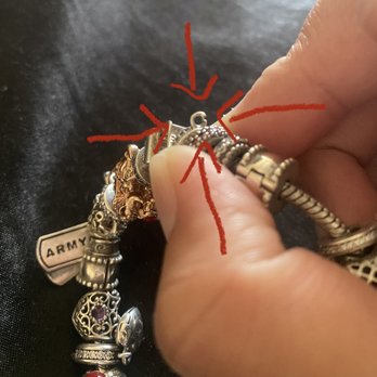 Pandora - Broken link, where the GREETER told me to use pliers to close off. - Jewelry Near Me - Aiea, Hawaii Pandora - Broken link, where the GREETER told me to use pliers to close off. - Jewelry Near Me - Aiea, Hawaii