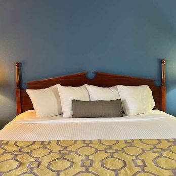 Baymont by Wyndham Corydon - Guest room - Hotels Near Me - Corydon, Indiana Baymont by Wyndham Corydon - Guest room - Hotels Near Me - Corydon, Indiana