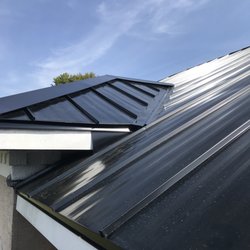 Hickman Metal Roofing - Front dormer with ridge cap.
