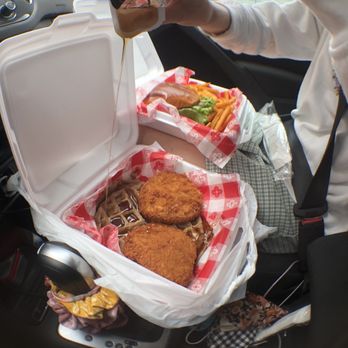 ITSO Vegan - Chicken and Waffles and ITSO Classic Burger - Vegan Near Me - Grand Prairie, Texas