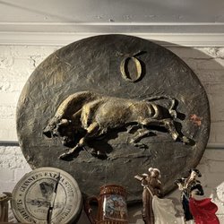 The Bull - The bar decor